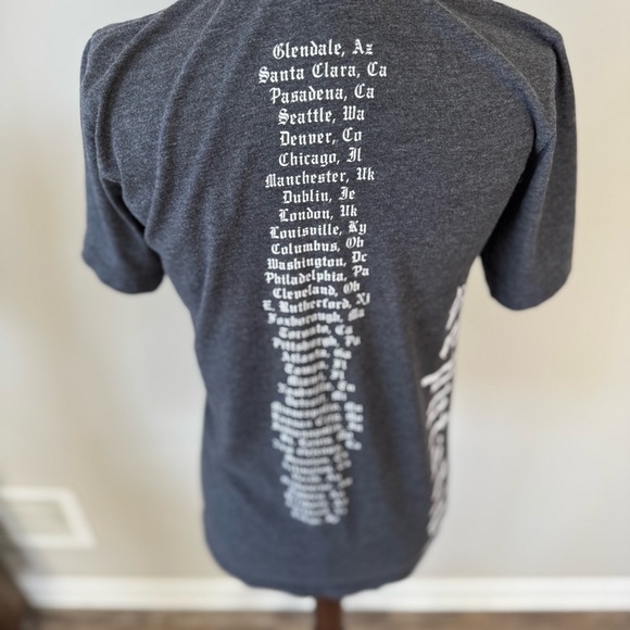 Taylor Swift Reputation 2018 Stadium Tour Tee Shirt - Color: Dark Gray - Picture 2 of 10